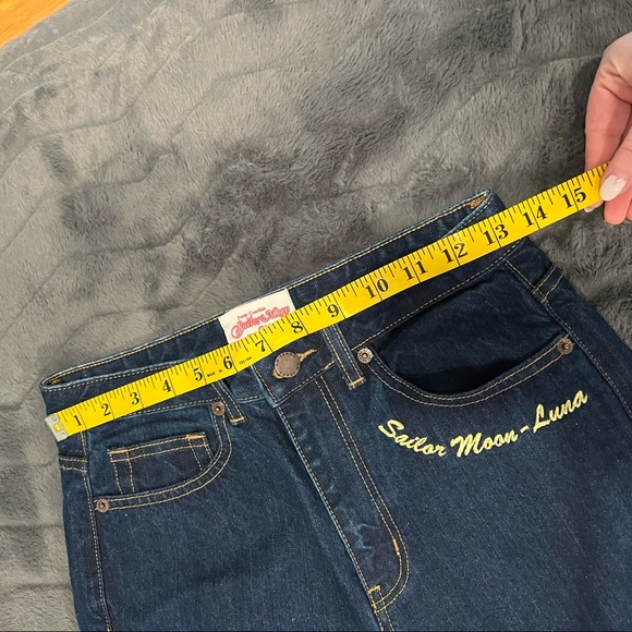 Sailor Moon Meets GU Cropped Fray Hem Jeans, size Medium - Picture 11 of 11